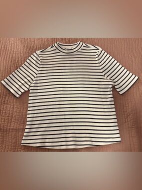 Old Navy White Ribbed Top with Black Stripes
